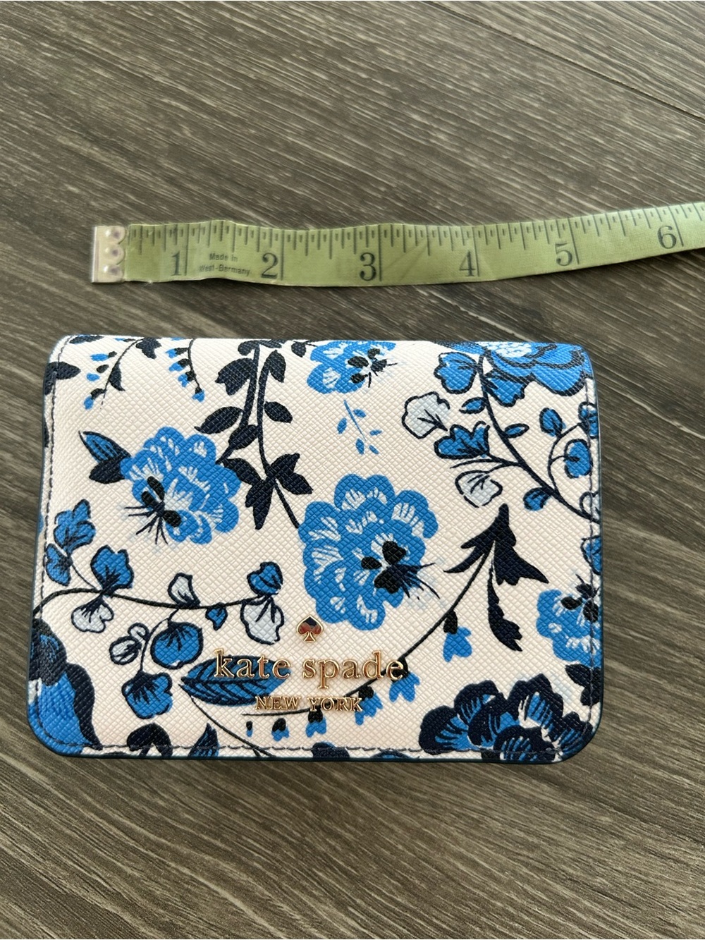 Kate Spade wallet. NEW - Picture 4 of 5